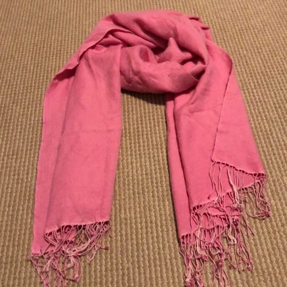Pink wool scarf - Picture 2 of 2
